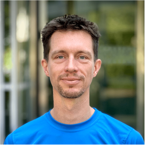 Mito Flohrschütz im Teamfit-Pulli